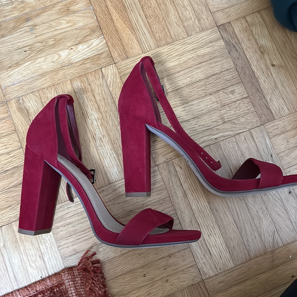 Red block heels - Picture 2 of 4